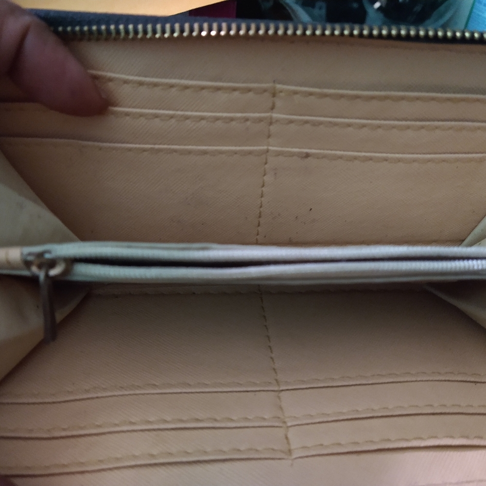 Zipper wallet - Picture 2 of 2